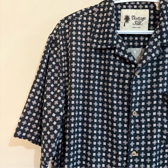 VINTAGE SILK Black & Grey Pattern 100% Silk Button Down Shirt - Picture 3 of 14